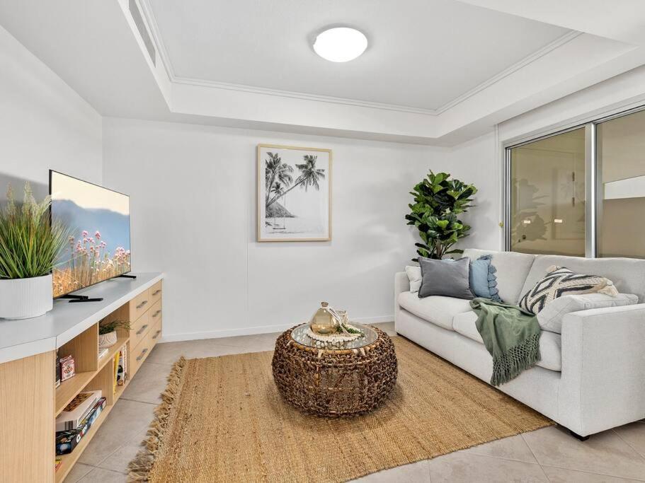 Sensational Ocean View 2 Bedroom Apartment Maroochydore Dış mekan fotoğraf